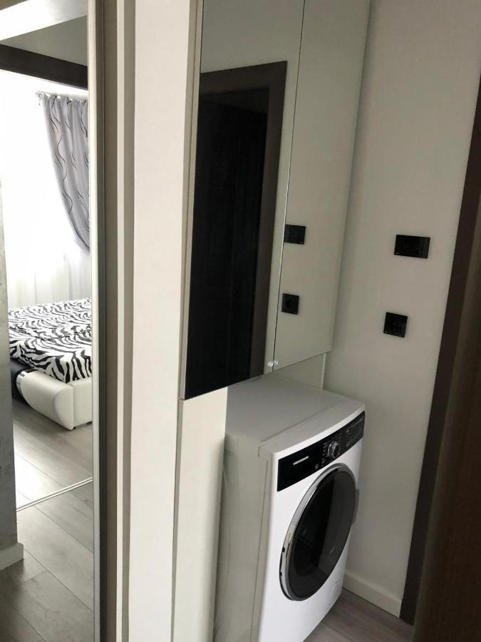 Elegant & Silver Luxury Apartament Крайова Екстер'єр фото